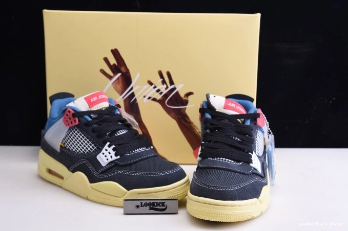 4 NOIR AIR DC9533-001 RETRO OFF UNION JORDAN 0725